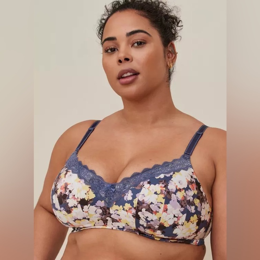 Torrid 54C Lightly Lined Wire Free Bra Sunshine Floral Nightshadow Panttern